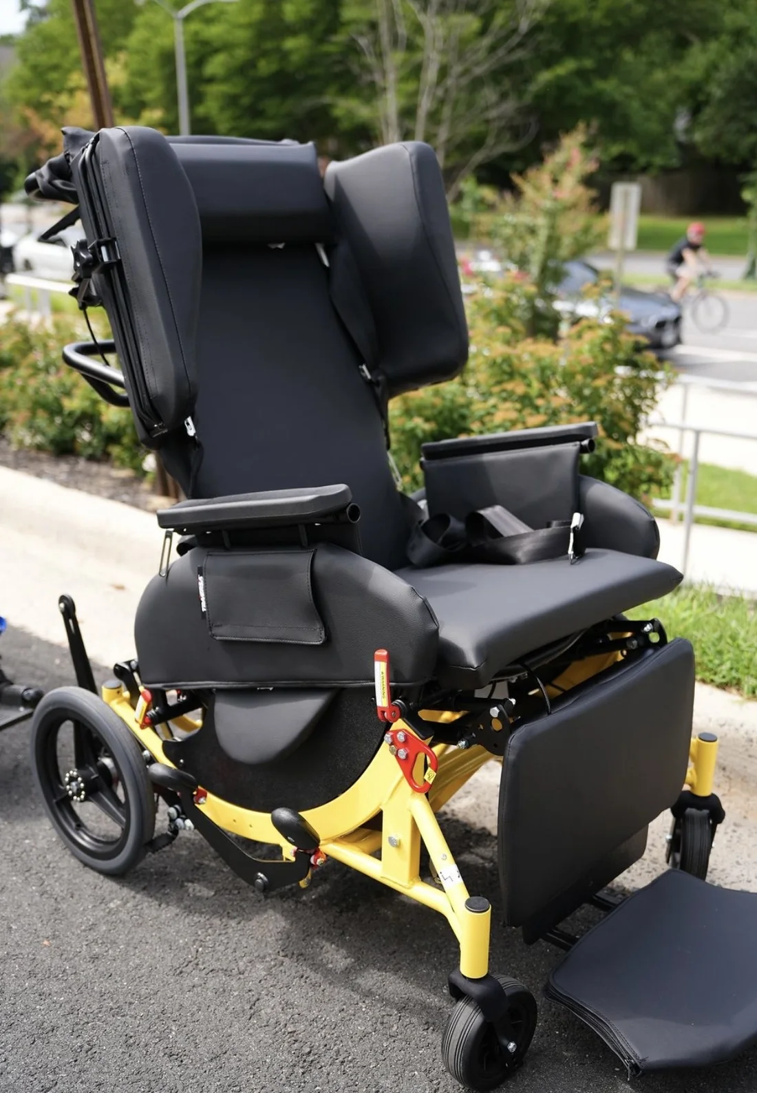 Broda Chair